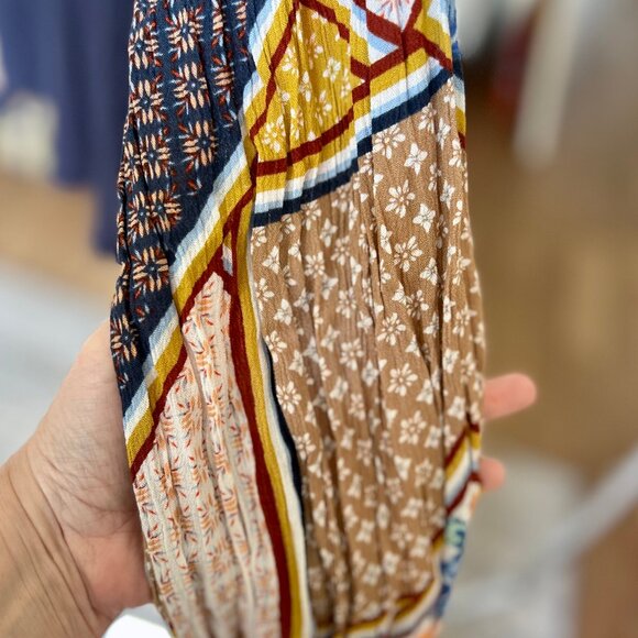 7th Ray Navy Waffle Top w/ Contrasting Pattern Sleeve and Open Twist Back Sz M-L - Picture 10 of 11